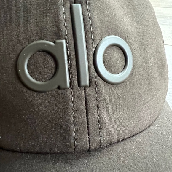 Alo Yoga Performance Off Duty Cap One Size Adjustable Espresso New With Tags $68 - Picture 5 of 8